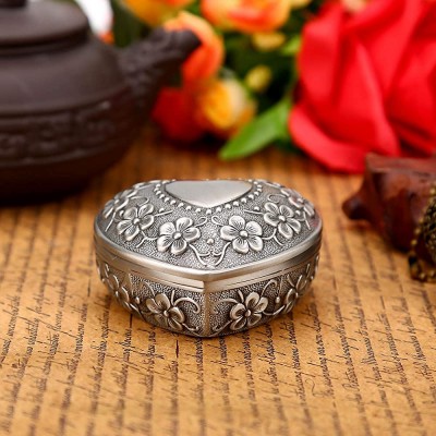 gvhhol Vintage Jewelry Box,Metal Heart Shape Carved Flower Antique Necklace Earring Storage Organizer Provides Full Protection for Necklace Ring Earring Or Bracelet - BMPD4ZPP8